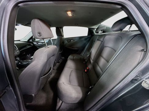 Used 2018 Chevrolet Malibu LT image 25