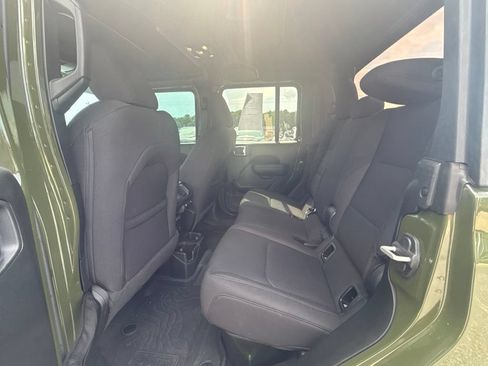 Used 2023 Jeep Gladiator Sport AWD/4WD image 30