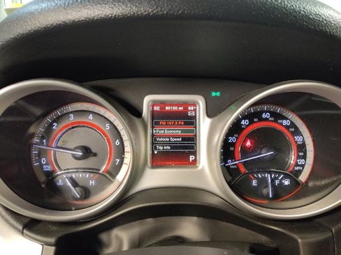 Used 2017 Dodge Journey SE w/ Flexible Seating Group image 23