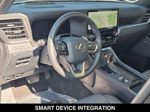 Used 2026 Lexus GX 550 w/ Accessory Package (2T) AWD/4WD image 2