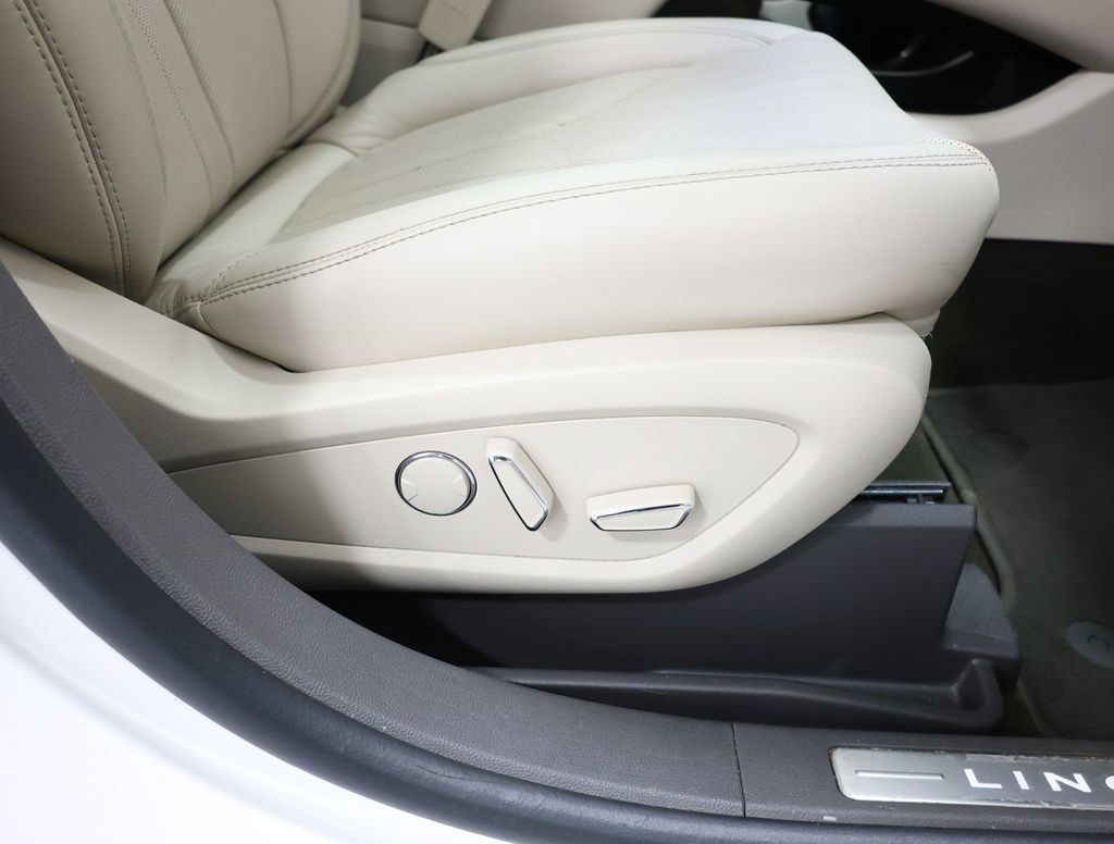 Used 2019 Lincoln Nautilus Reserve AWD/4WD image 22
