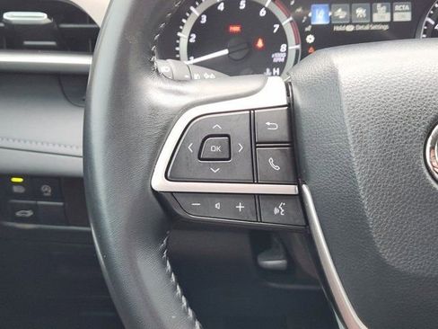 Used 2023 Toyota Highlander XLE image 28