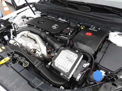 Used 2026 Mercedes-Benz GLB 250 4MATIC image 7