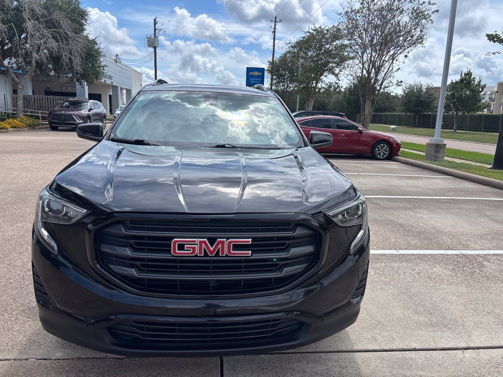 Used 2020 GMC Terrain SLE w/ Driver Convenience Package FWD image 2