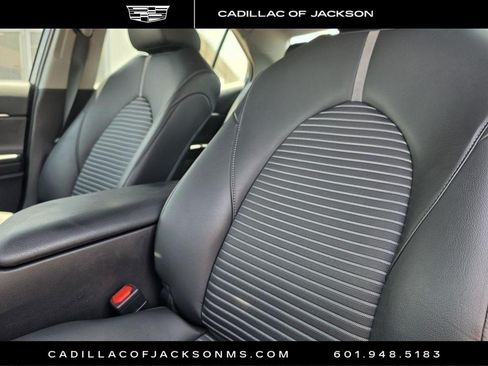 Used 2023 Toyota Camry SE FWD image 11