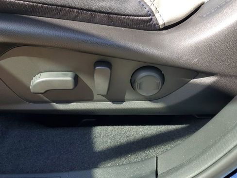 Certified 2025 Subaru Forester Limited AWD/4WD image 9