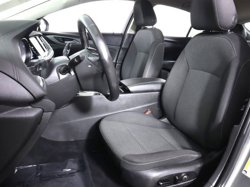Used 2018 Buick Regal Preferred FWD image 26