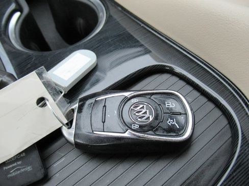 Used 2018 Buick Envision Essence FWD image 29