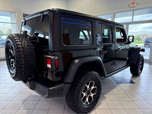Used 2023 Jeep Wrangler Unlimited Rubicon w/ Cold Weather Group AWD/4WD image 12