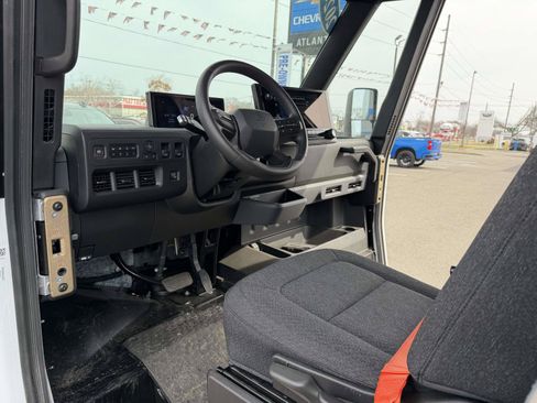 Used 2024 Chevrolet Brightdrop 600 w/ Commercial Equipment Package AWD/4WD image 13