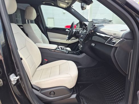 Used 2017 Mercedes-Benz GLS 450 4MATIC image 30