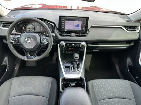 Used 2020 Toyota RAV4 XLE w/ Convenience Package FWD image 13