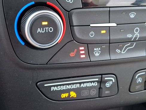 Certified 2018 Ford Escape Titanium w/ Ford Safe & Smart Package image 29