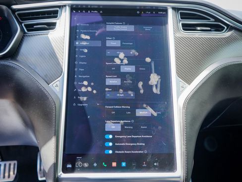 Used 2017 Tesla Model S 90D image 12