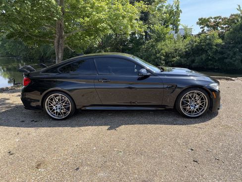 Used 2017 BMW M4 Coupe RWD image 3