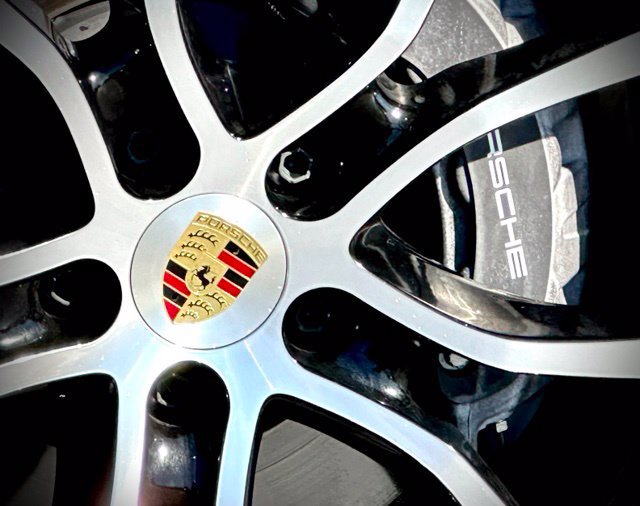 Used 2024 Porsche Cayenne Coupe AWD/4WD image 9