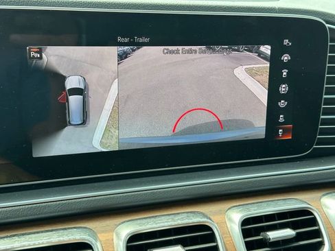 Used 2023 Mercedes-Benz GLS 450 4MATIC image 41