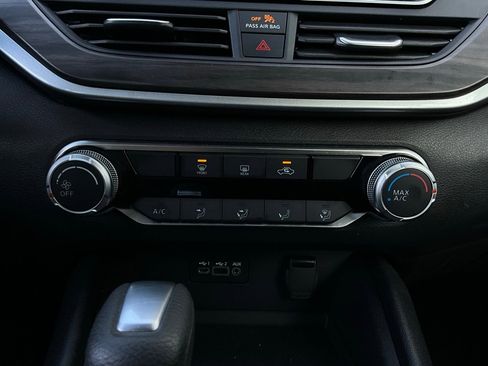 Used 2025 Nissan Altima 2.5 SV image 27