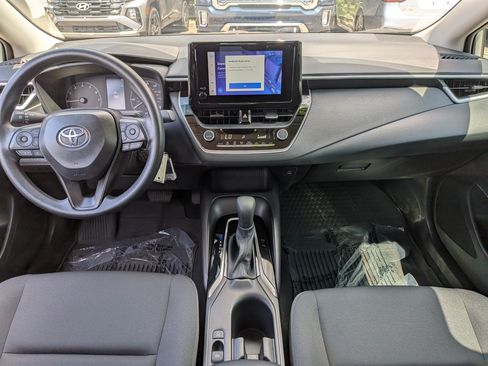 Used 2025 Toyota Corolla LE FWD image 15