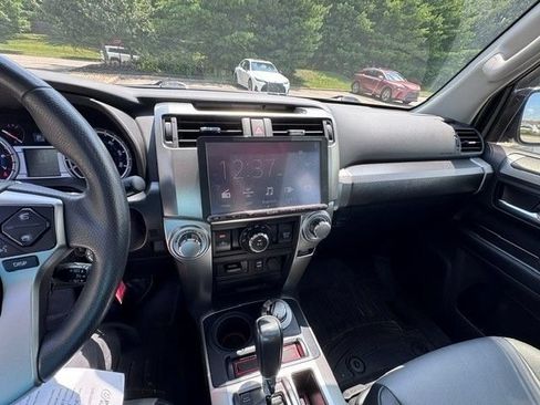 Used 2019 Toyota 4Runner SR5 Premium AWD/4WD image 11