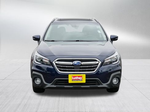 Used 2018 Subaru Outback 2.5i Touring AWD/4WD image 2