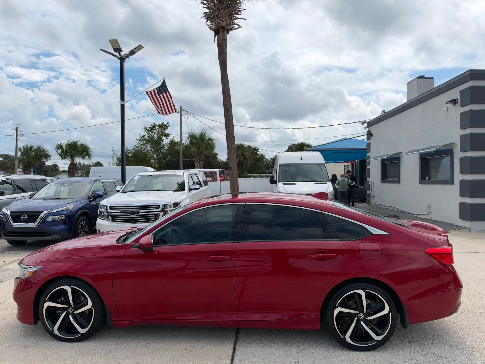 Used 2018 Honda Accord Sport image 2