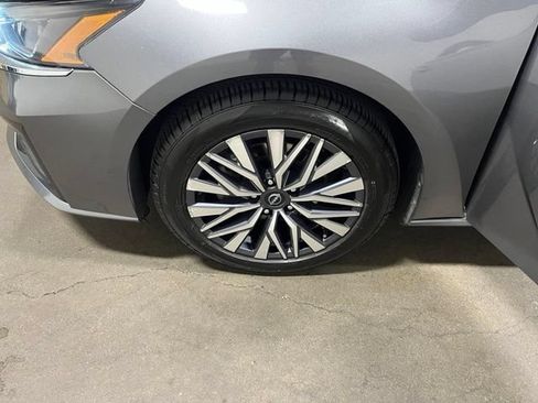Used 2024 Nissan Altima 2.5 SV FWD image 30