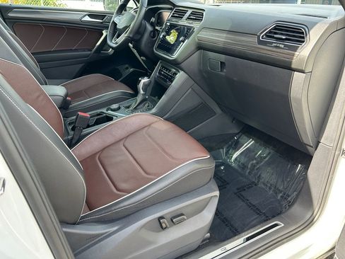 Used 2022 Volkswagen Tiguan SEL R-Line image 26