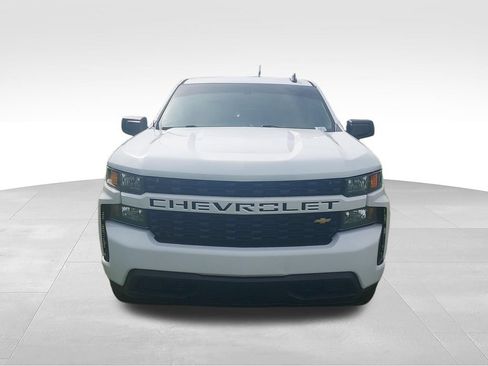 Used 2020 Chevrolet Silverado 1500 Custom w/ Custom Value Package AWD/4WD image 8