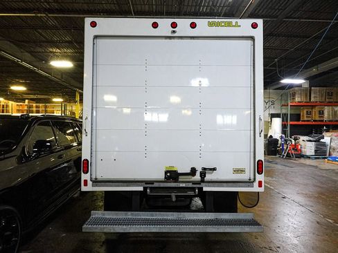 Used 2022 Ford E-450 and Econoline 450 Super Duty w/ Power Windows & Locks Group image 5