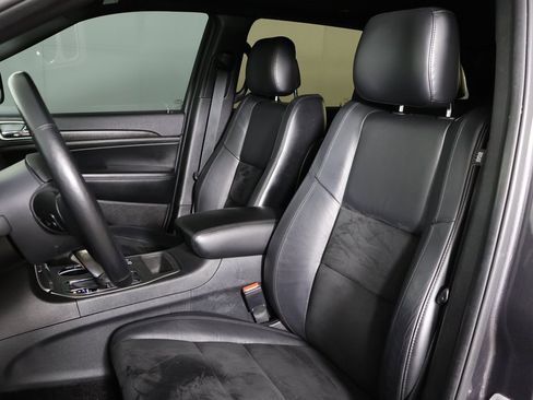 Used 2018 Jeep Grand Cherokee Altitude image 26