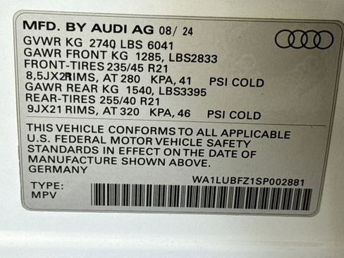 Used 2025 Audi Q4 e-tron Premium Plus w/ Premium Plus AWD/4WD image 31