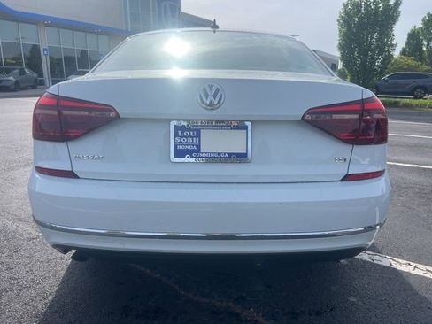 Used 2019 Volkswagen Passat 2.0T Wolfsburg w/ Wheels & Sunroof Package image 7