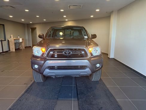 Used 2014 Toyota Tacoma PreRunner image 2