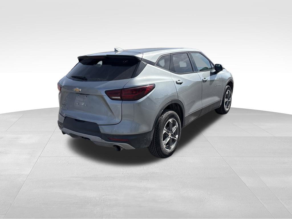 Used 2025 Chevrolet Blazer LT FWD image 7