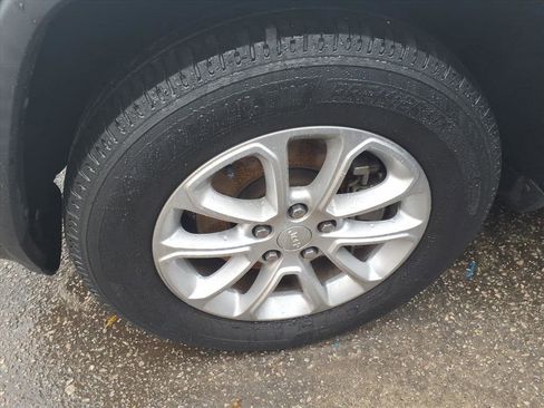 Used 2022 Jeep Grand Cherokee Laredo E image 5