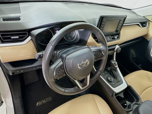 Certified 2021 Toyota RAV4 XLE Premium AWD/4WD image 10