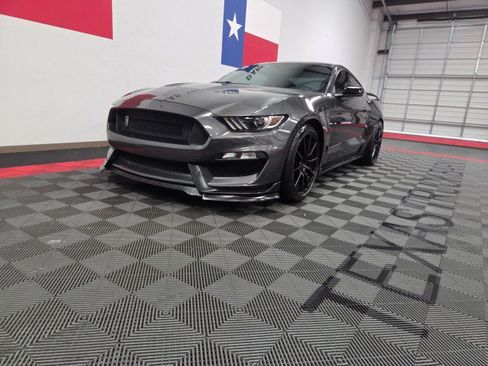 Used 2016 Ford Mustang Shelby GT350 w/ Technology Package RWD image 3