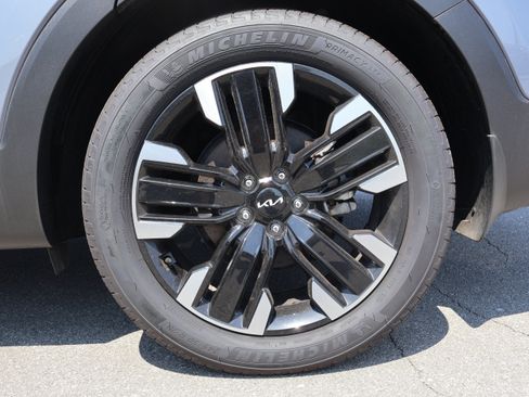 Used 2024 Kia Telluride SX Prestige w/ Towing Package AWD/4WD image 23