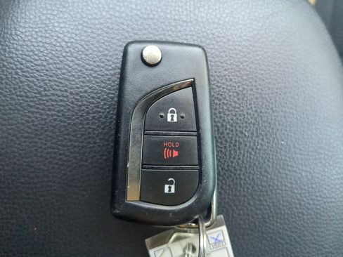 Used 2020 Toyota RAV4 LE image 32