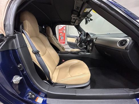 Used 2009 MAZDA MX-5 Miata Grand Touring RWD image 38