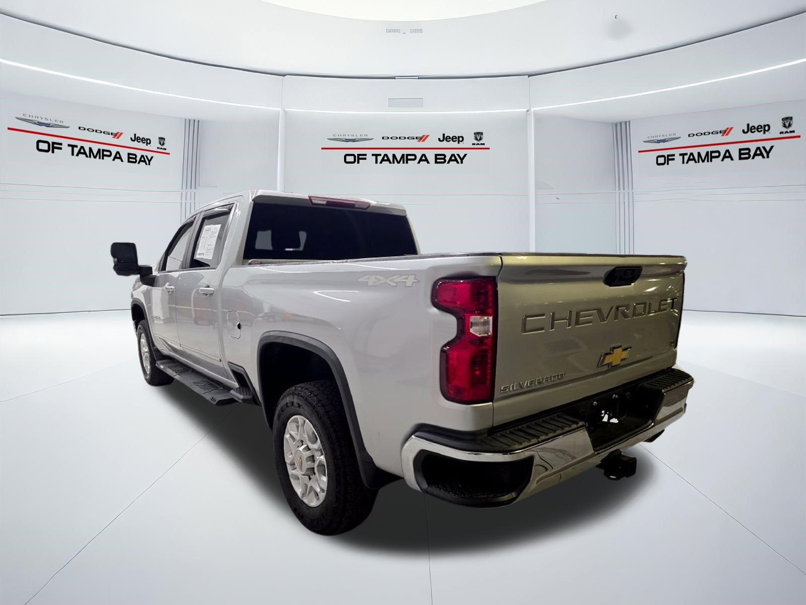Used 2021 Chevrolet Silverado 2500 LT w/ Convenience Package AWD/4WD image 4