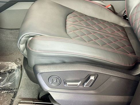 New 2026 Audi Q7 3.0T Prestige image 16