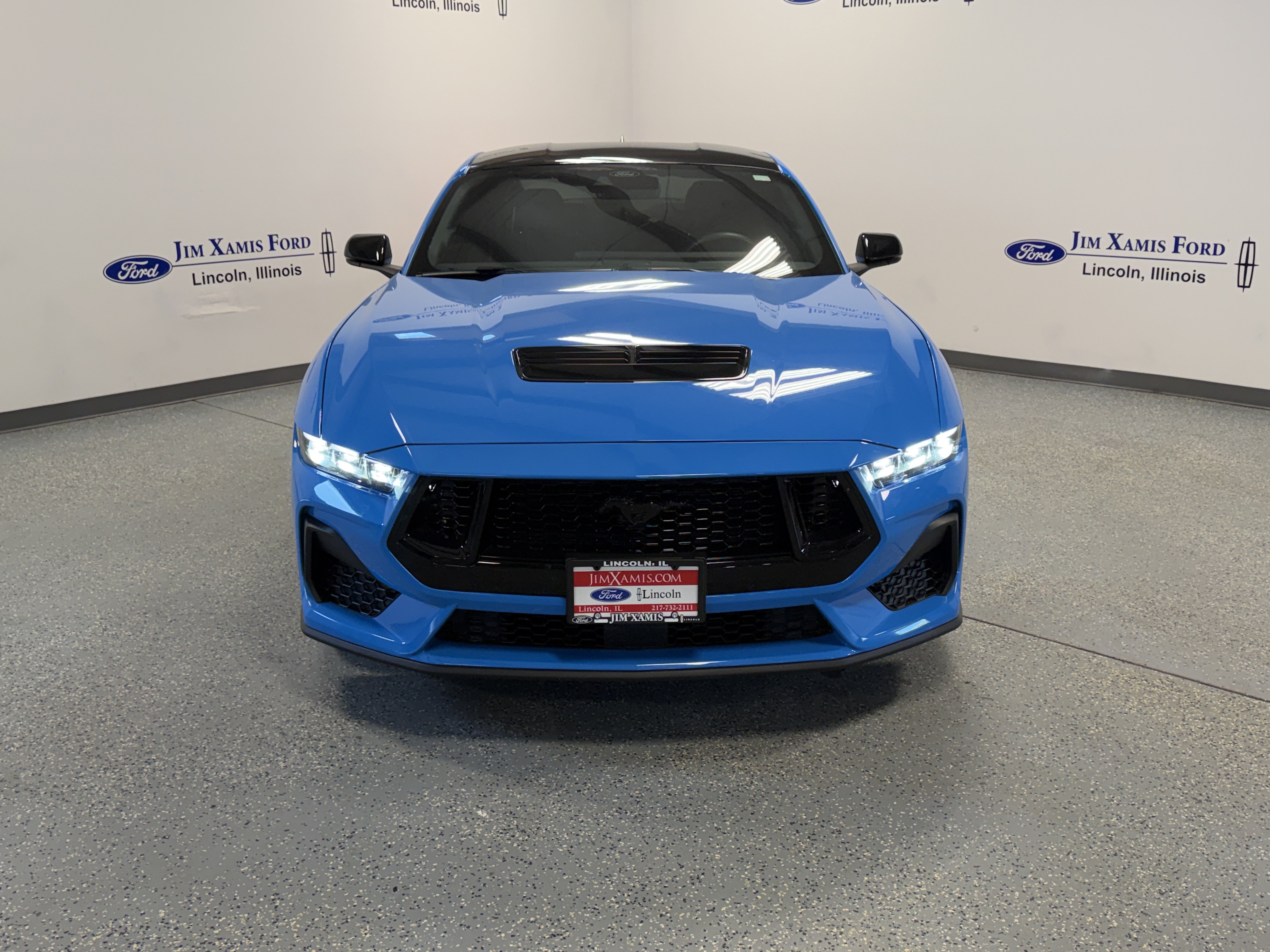 Used 2024 Ford Mustang GT Premium RWD image 2