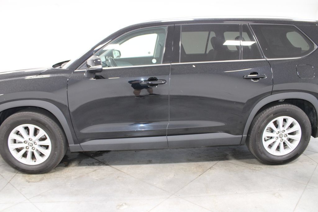 Used 2025 Toyota Grand Highlander AWD image 6