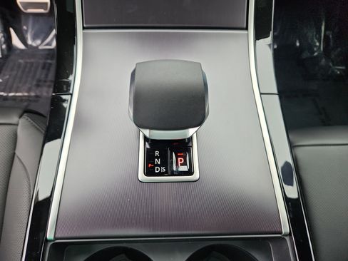 Used 2026 Land Rover Range Rover Velar Dynamic SE image 16