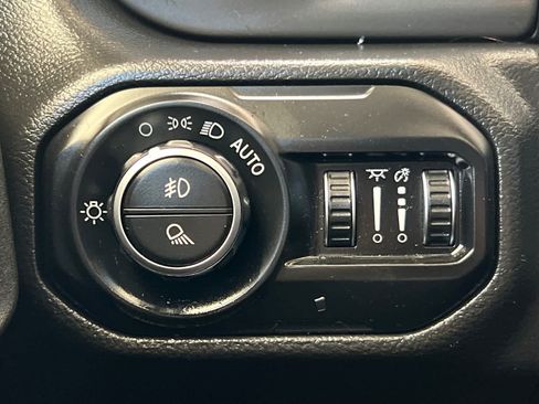 Used 2022 Jeep Gladiator Sport AWD/4WD image 29