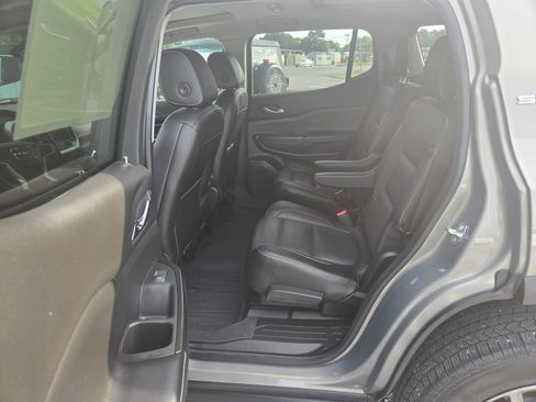 Used 2019 GMC Acadia SLT FWD image 8