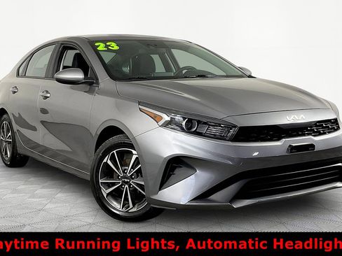 Used 2023 Kia Forte LXS FWD image 3