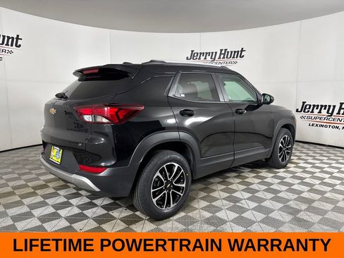 Used 2025 Chevrolet TrailBlazer LT AWD/4WD image 5